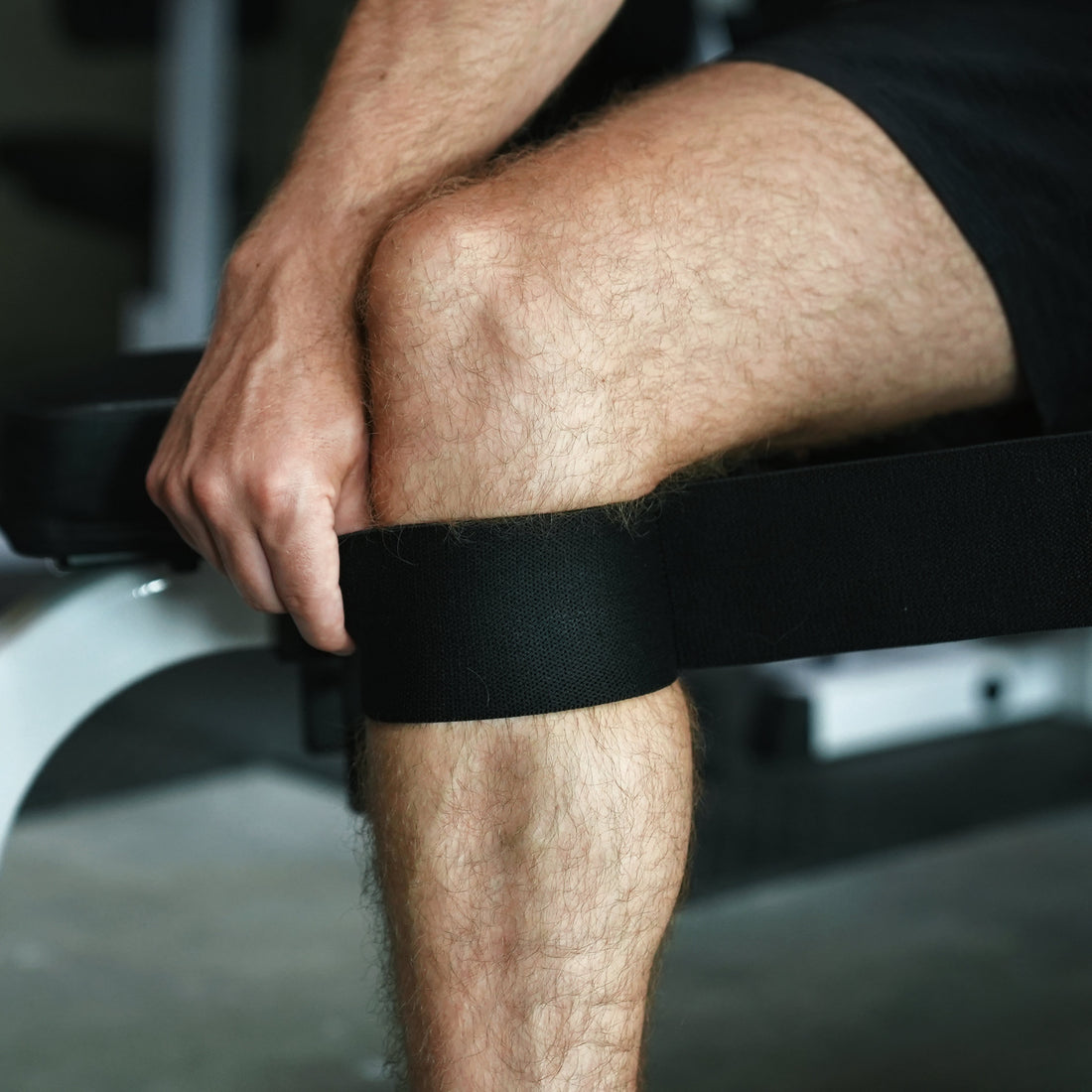 How to wrap knee wraps for squats with Bay Gear Co. black knee wraps